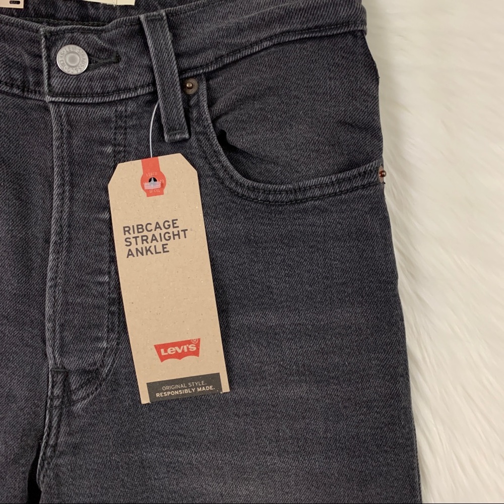 Levi's Worse For Wear Black Ribcage Straight Jeans - Picture 3 of 9